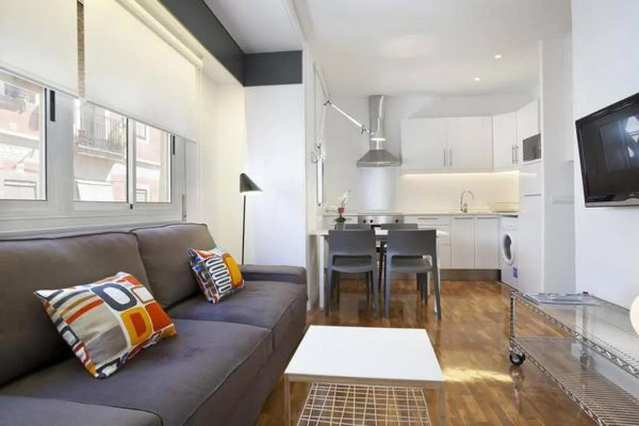 Perfect Place For Couples In Barceloneta Spain